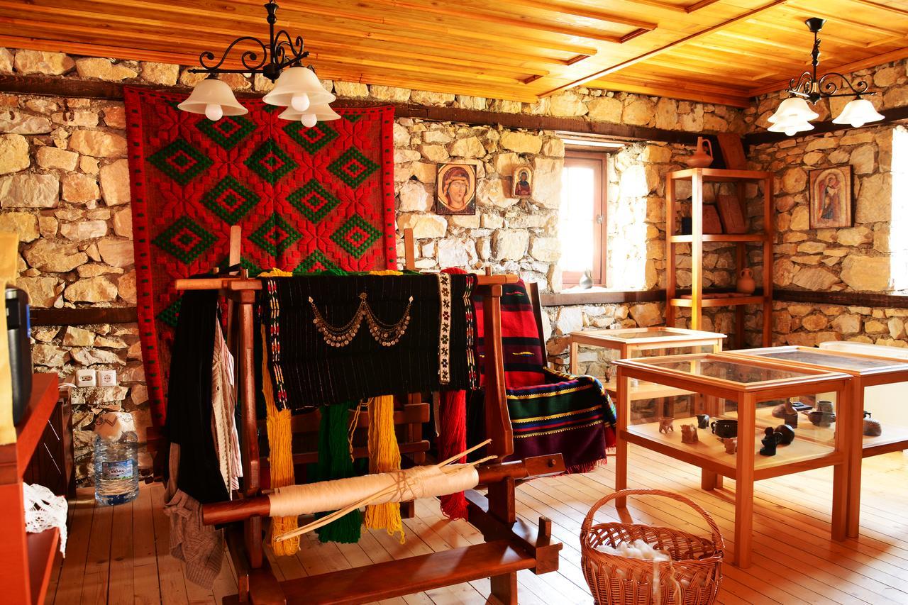 Macedonian Village Hotel & Resort Gorno Nerezi Bagian luar foto